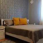 Gazde/Camere de închiriat Crystal *