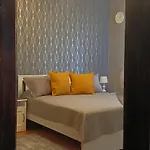 Gazde/Camere de închiriat Crystal